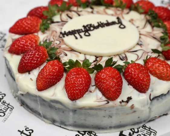 1kg Round Chocolate Swirl Brownie Cake with strawberries and Topper with Wishes