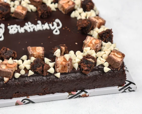 Snickers Brownie Cake (750g)